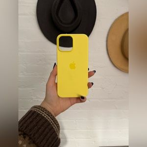Apple IPhone 13 Pro Max Case - Yellow